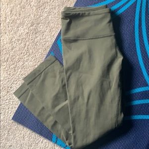 Lululemon wunder under crops